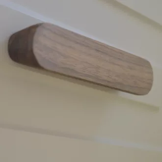   OSLO_DIO_128, Möbelgriff aus Holz, Walnuss geölt, 128 mm Lochabstand