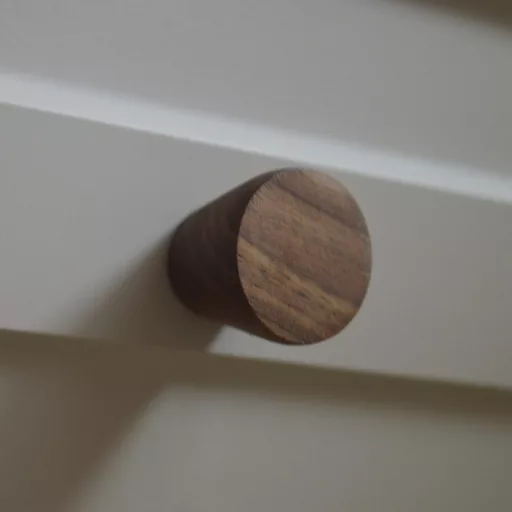 Möbelknauf aus Holz, Walnut geölt