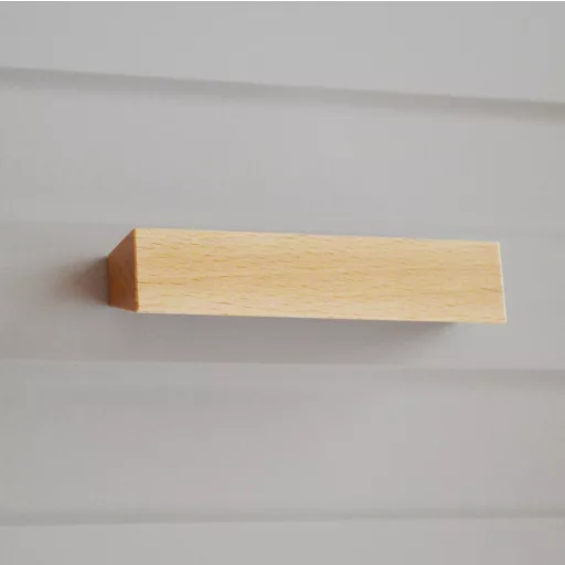 Möbelgriff aus Holz, Buche lackiert, mit 32 und 64 mm BA