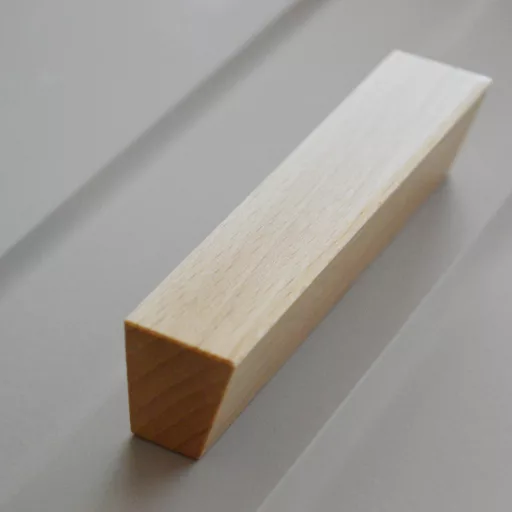 Möbelgriff aus Holz, Buche lackiert