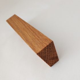   Möbelgriffe aus Holz, Eiche geölt, keilförmig, mit Bohrungsabstand 64 - 96 -128 mm