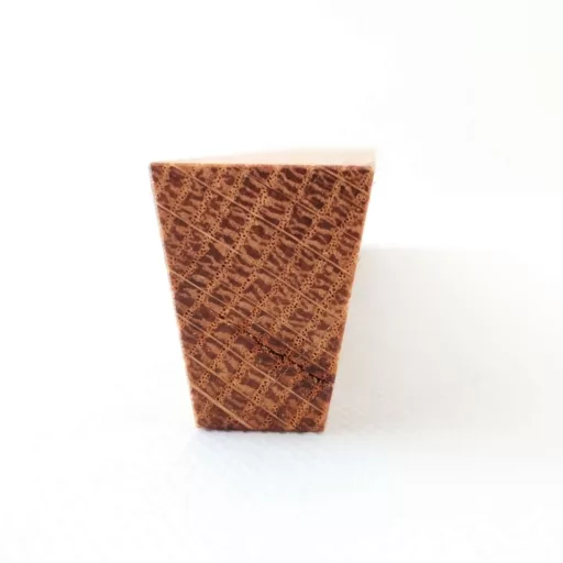 Möbelgriffe aus Holz, Eiche geölt, trapezförmig, Bohrung 32 - 64 mm