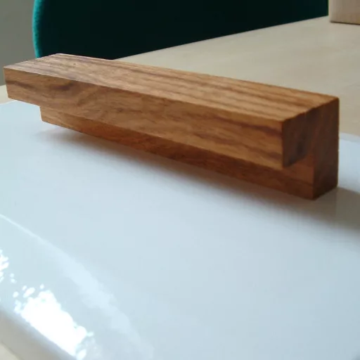 Möbelgriff aus Holz, Eiche geölt,  128 und 160 mm