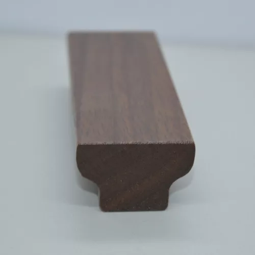 Massivholz-Möbelgriff, Nussbaum lackiert 100 mm Länge