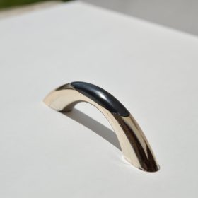   10 db Műanyag bútorfogantyú, arany - fekete színű, 64 mm furattáv