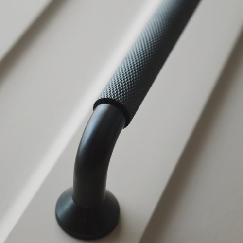 STRUCTURE matt fekete bútorfogantyú, 192 mm furattáv, modern