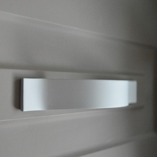 Metall-Möbelgriff, matt verchromt, mit 128 mm Lochabstand