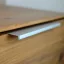 Metall-Möbelgriff, kantenmontierbar, Aluminium, Bohrungsabstand 192 mm