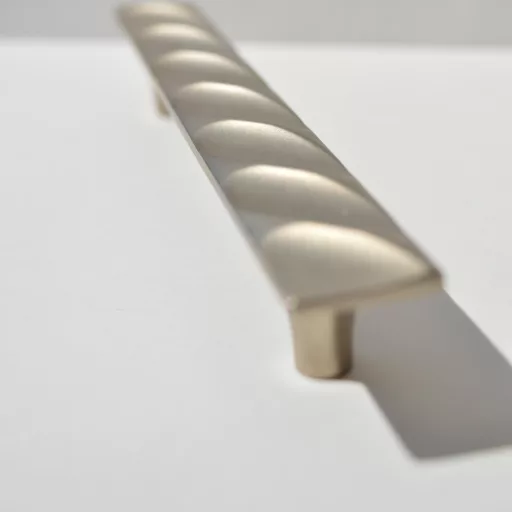 Möbelgriff aus Metall, matt vernickelt