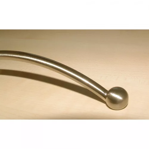 Chromfarbener Möbelgriff aus Metall