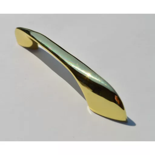 Un92 Goldfarbene Möbelgriffe in gebogener Form