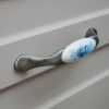 Porzellan-Metall-Möbelgriff, antikes Silber-blue Blumenmotiv, Bohrung 96 mm