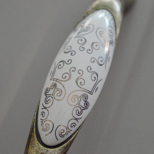 Porzellan-Metall-Möbelgriff, bronze- gold  motiv, Bohrung 96 mm