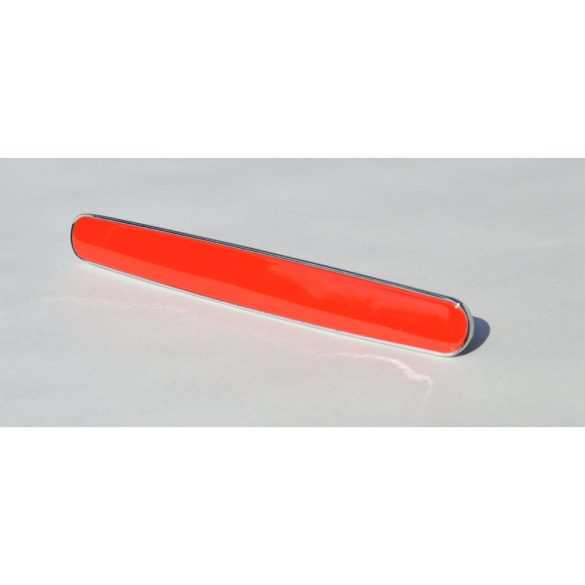 Fém-műanyag bútorfogantyú, króm - piros színű, 96 mm furattávval 