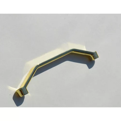 Goldfarbener Möbelgriff aus Metall