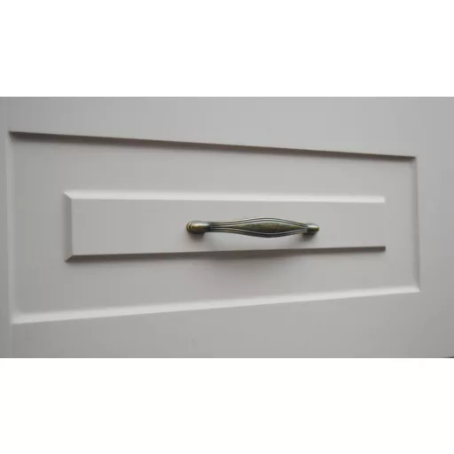 Fém bútorfogantyú, antik bronz színű, 96 mm furattávval