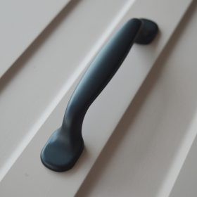 UZ12_20M  Matt fekete, fém bútorfogantyú, 96 mm 