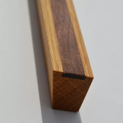 Möbelgriff aus Holz, Intarsienstil 