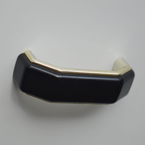 10 db MŰANYAG, arany - fekete bútorfogantyú, 64 mm furattáv