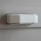 Kunststoff, silber-weißer Möbelgriff, 64 mm Bohrung, 2. Klasse