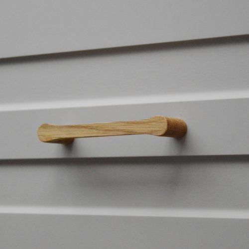 Ystad_96, Möbelgriff aus Holz, Eiche geölt, Bohrung 96 mm