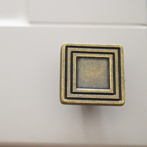 Z038_30_AN Metall-Möbelknopf, antik bronzefarben, quadratisch