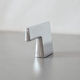   Fém bútorfogantyú, fényes króm színű, 16 mm furattávval