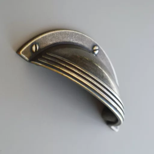 Möbelgriff aus Metall, antik vernickelt