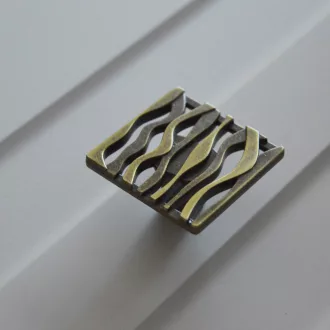 Z242 Quadratischer Metall-Möbelknopf, antike Bronze