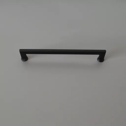 Mattschwarzer Metall-Möbelgriff mit 160 mm BA