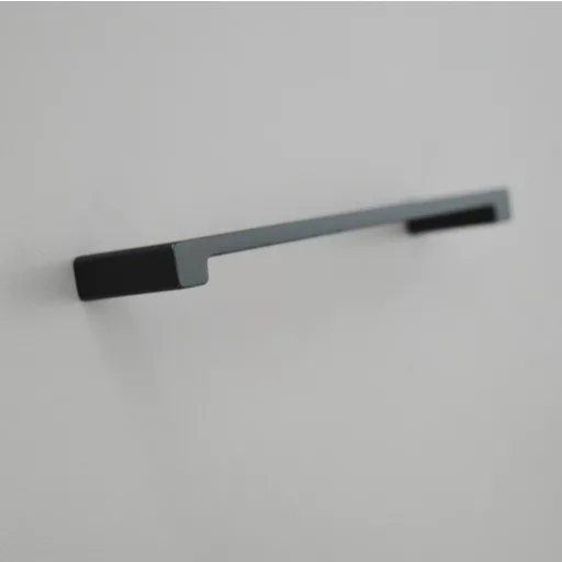 Schwarzer Metall-Möbelgriff mit 160 mm Lochabstand