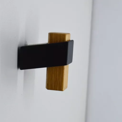 BEAM Z324_0_42, Möbelknöpfe und Haken aus lackiertem Metall und Eiche, mit 42,5 mm Holzteil