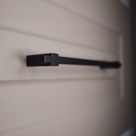   Z383_F fém bútorfogantyú, strukturált fekete színű, 160 mm furattávval